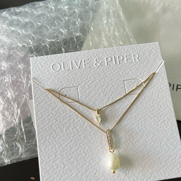 Alaia Layered Pendant - Picture 5 of 6